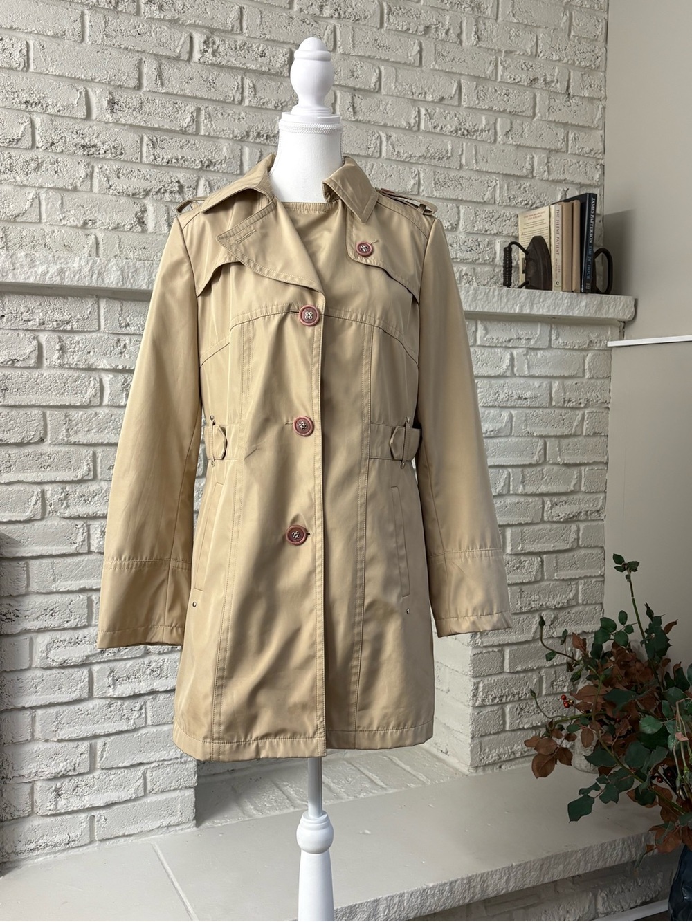 Novelti Women's Size 10 Khaki Tan Mid-Length Single-Breasted Trench Coat